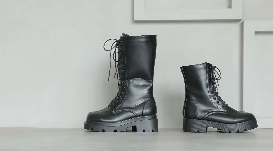 厚底レースアップショートブーツ