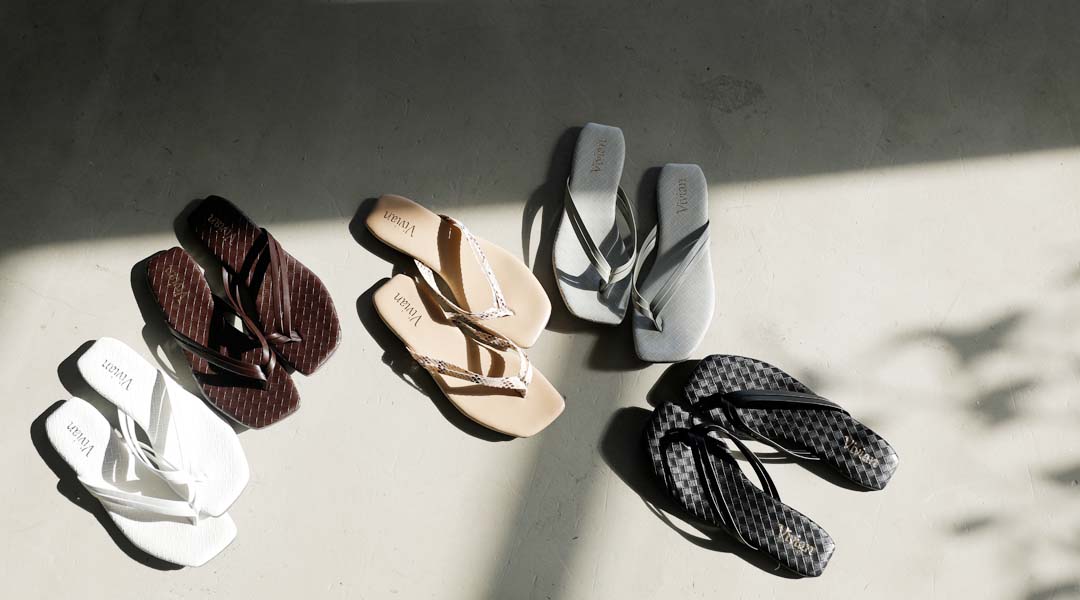 ダブルストラップトングフラットサンダル