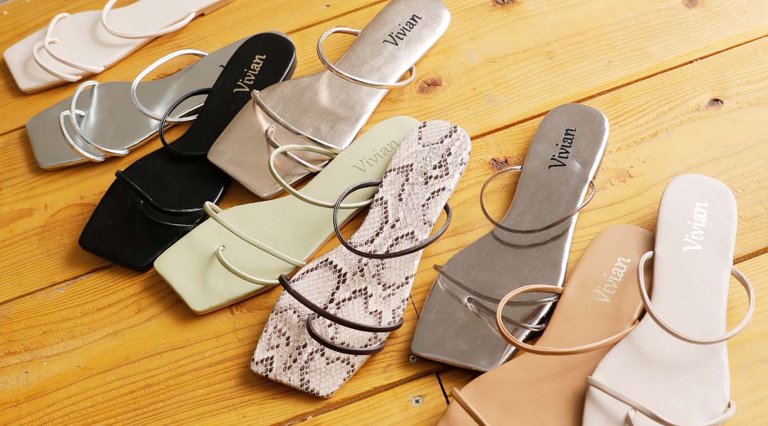 スクエアトゥ華奢ストラップトングフラットサンダル