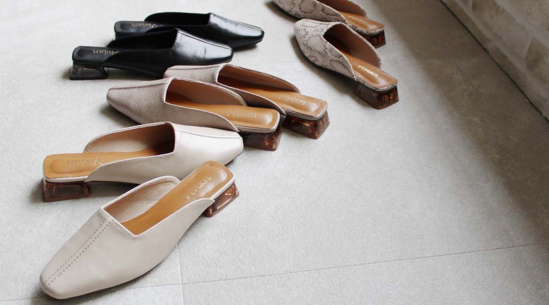 スクエアトゥクリアヒールミュールパンプス