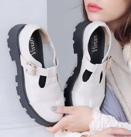 厚底Ｔストラップマニッシュシューズ