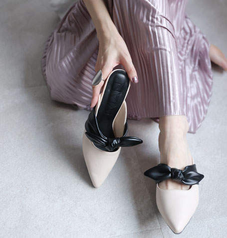 ポインテッドトゥリボンミュールパンプス