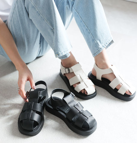 厚底グルカサンダル