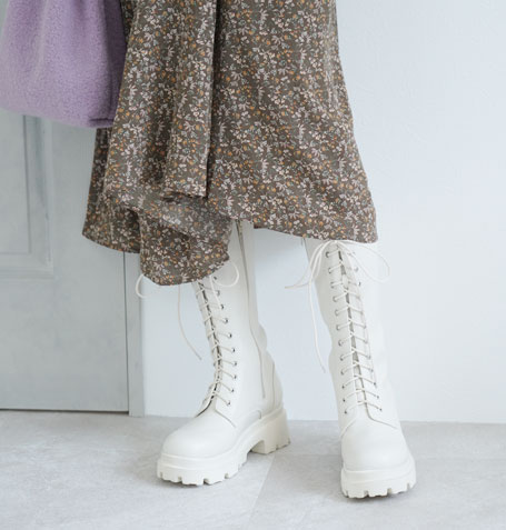 厚底レースアップミドルブーツ