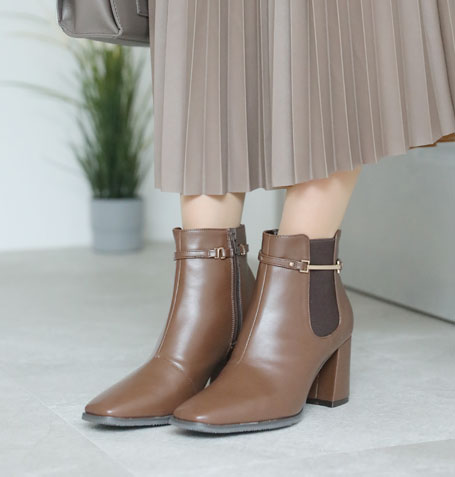 ビット付きサイドゴアショートブーツ