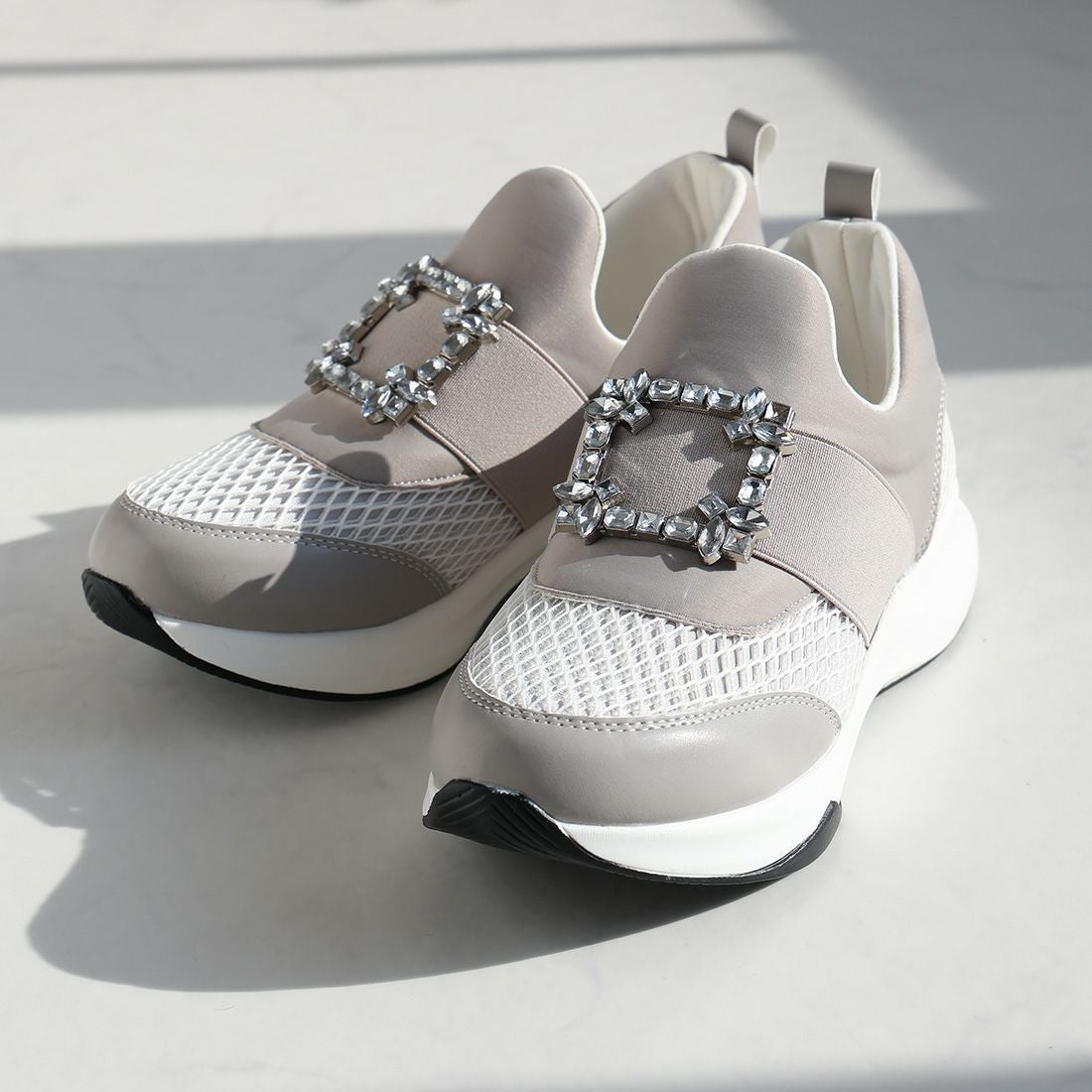 2026年春再販】ビジューバックルゴムスリッポンスニーカー ｜靴