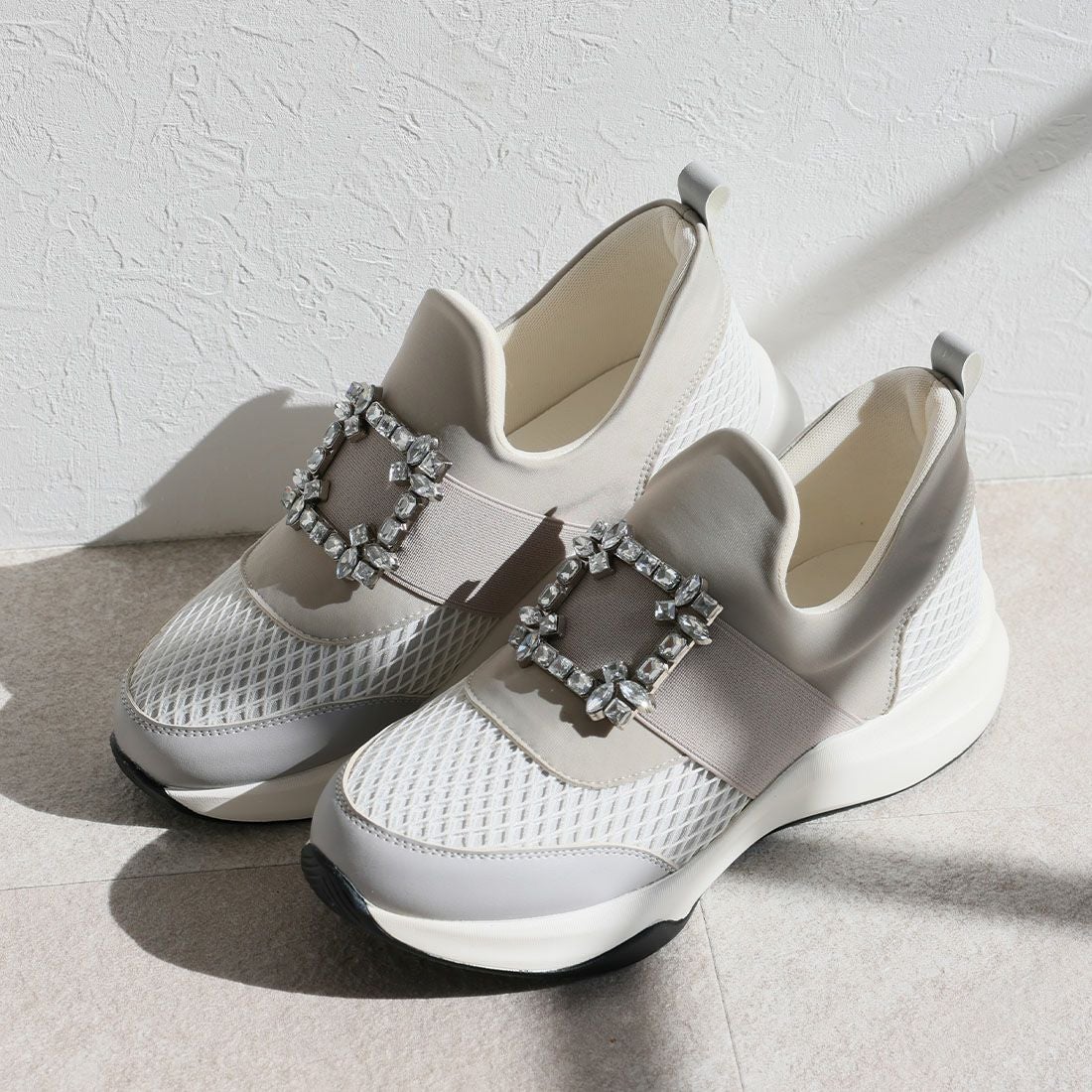 2026年春再販】ビジューバックルゴムスリッポンスニーカー ｜靴