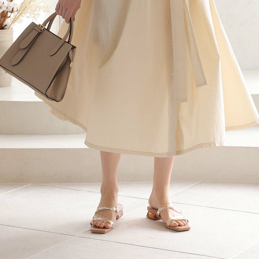 2026年夏新色追加】スクエアトゥメニー華奢ストラップクリアヒール