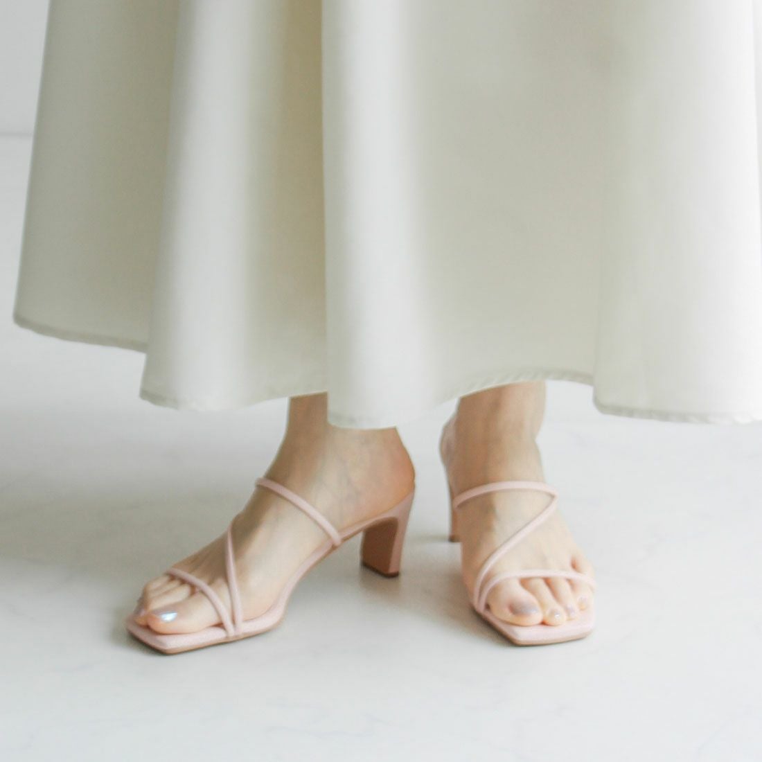 2025年新色追加】スクエアトゥアシメ華奢ストラップヒールサンダル