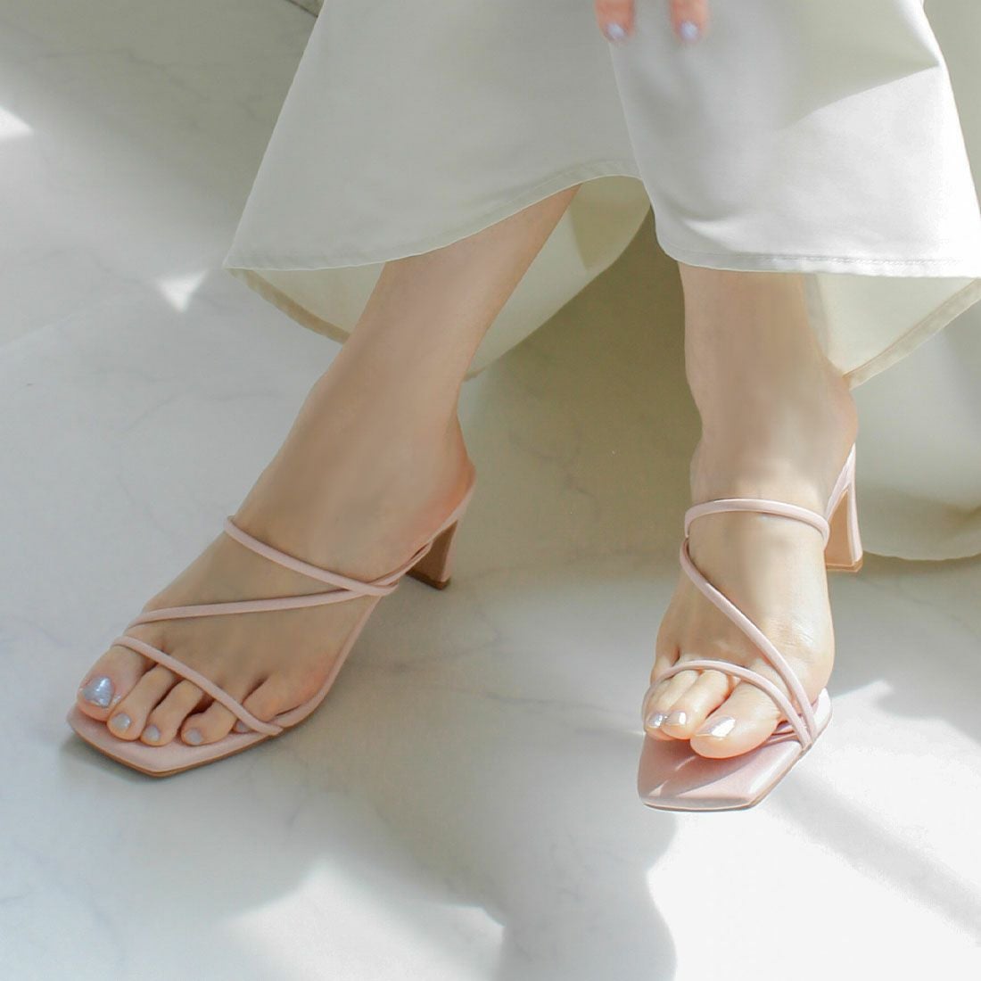 2025年新色追加】スクエアトゥアシメ華奢ストラップヒールサンダル