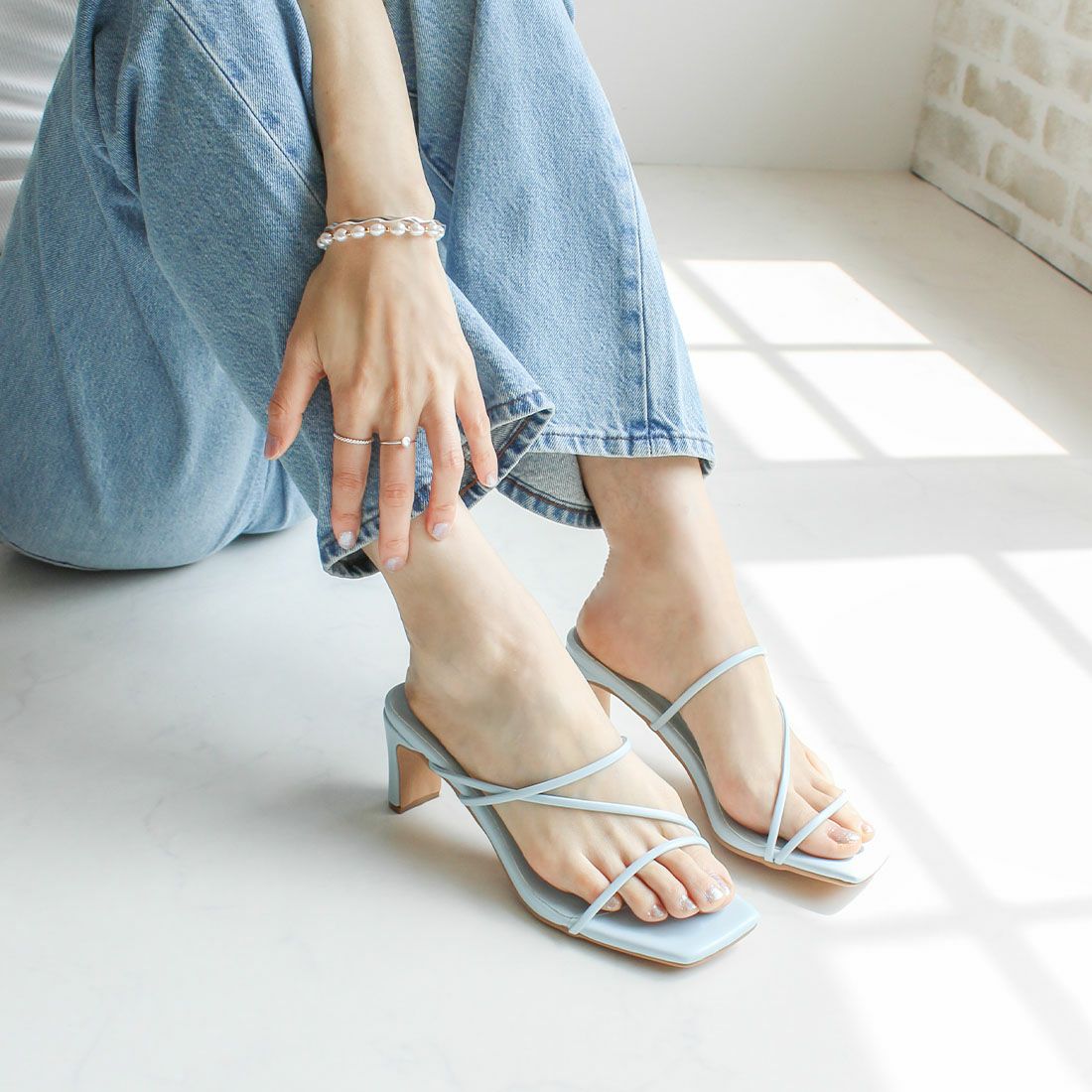 2025年新色追加】スクエアトゥアシメ華奢ストラップヒールサンダル