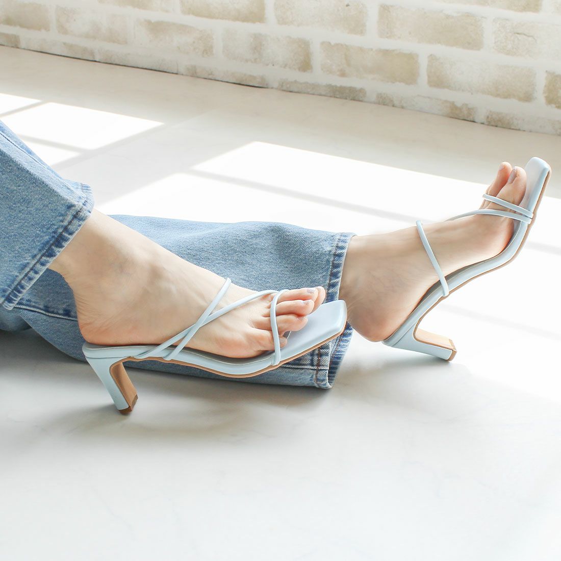 2025年新色追加】スクエアトゥアシメ華奢ストラップヒールサンダル