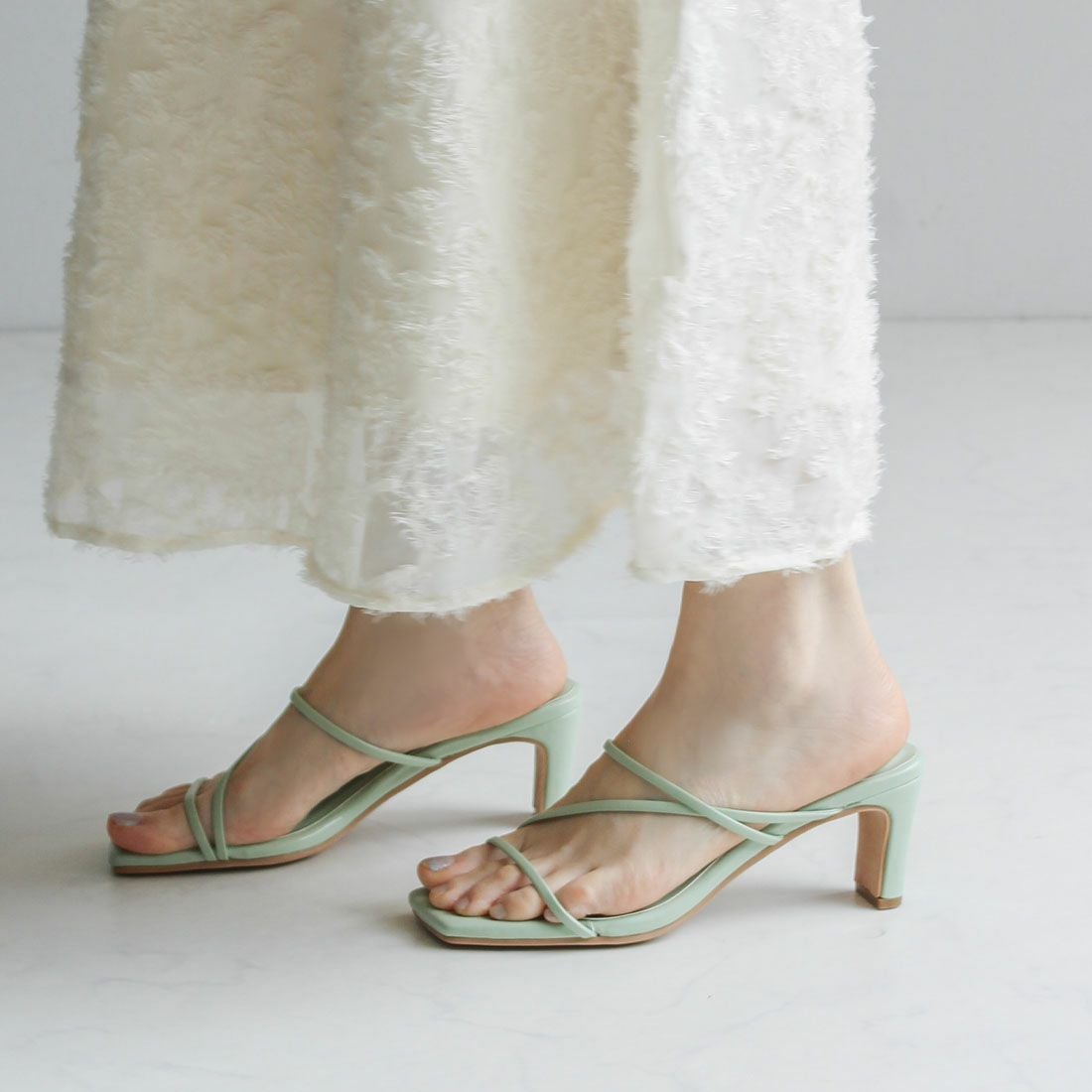 2025年新色追加】スクエアトゥアシメ華奢ストラップヒールサンダル