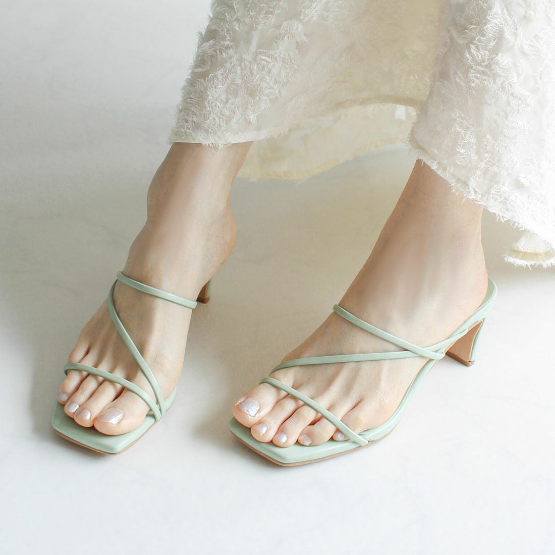 2025年新色追加】スクエアトゥアシメ華奢ストラップヒールサンダル