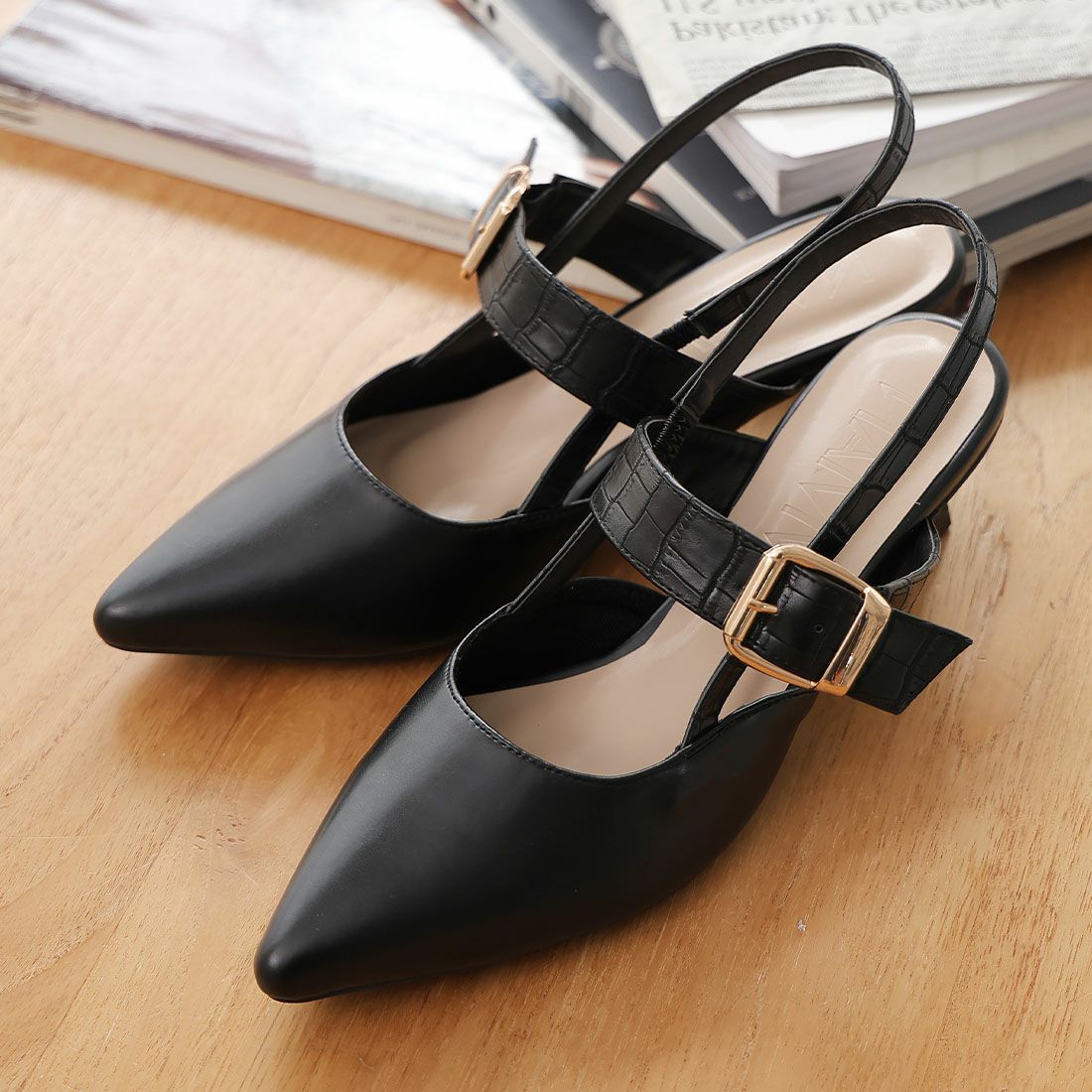 2026年春新色追加】ポインテッドトゥバックルベルトバックストラップ