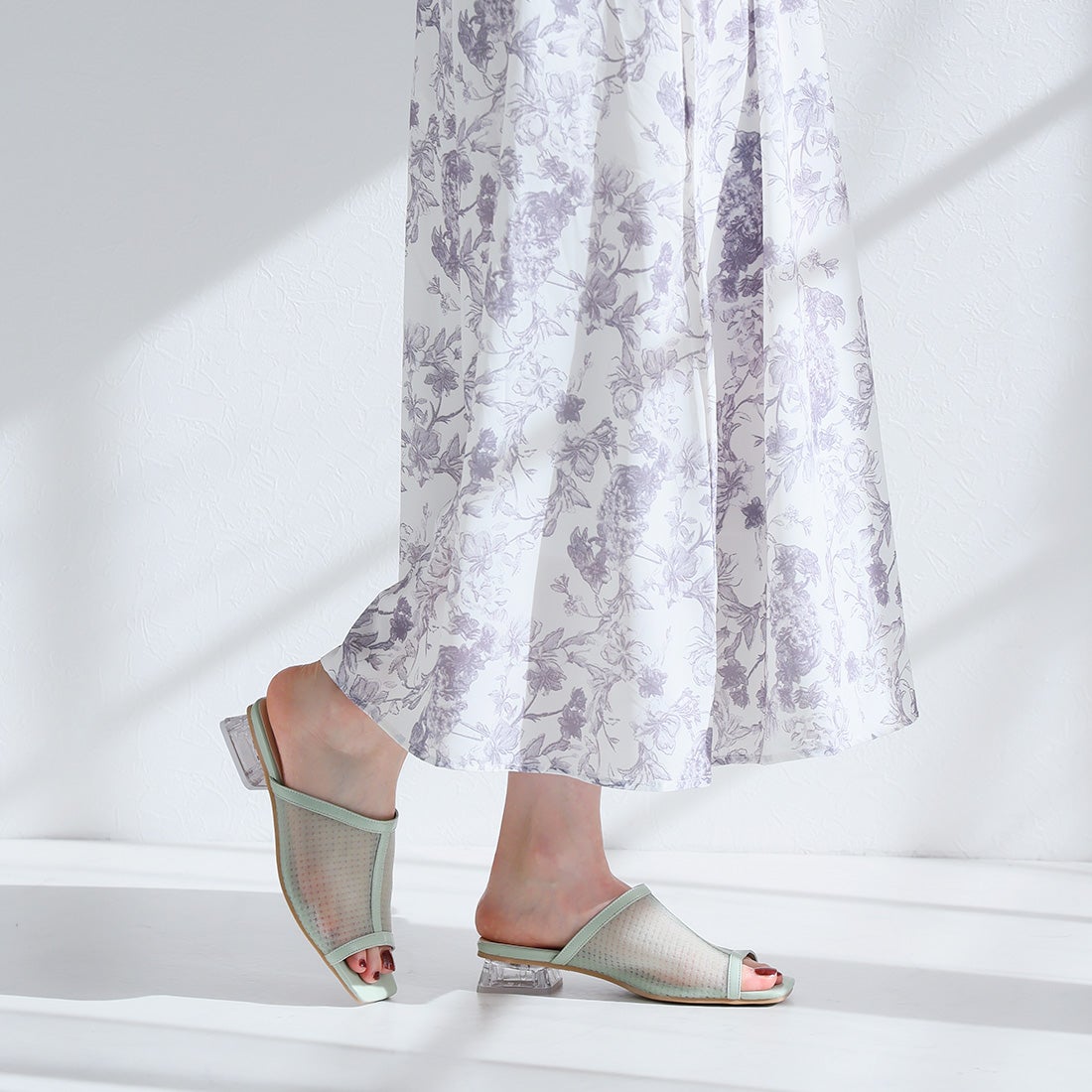 2026年夏新色追加】スクエアトゥチュールクリアヒールサンダル ｜靴