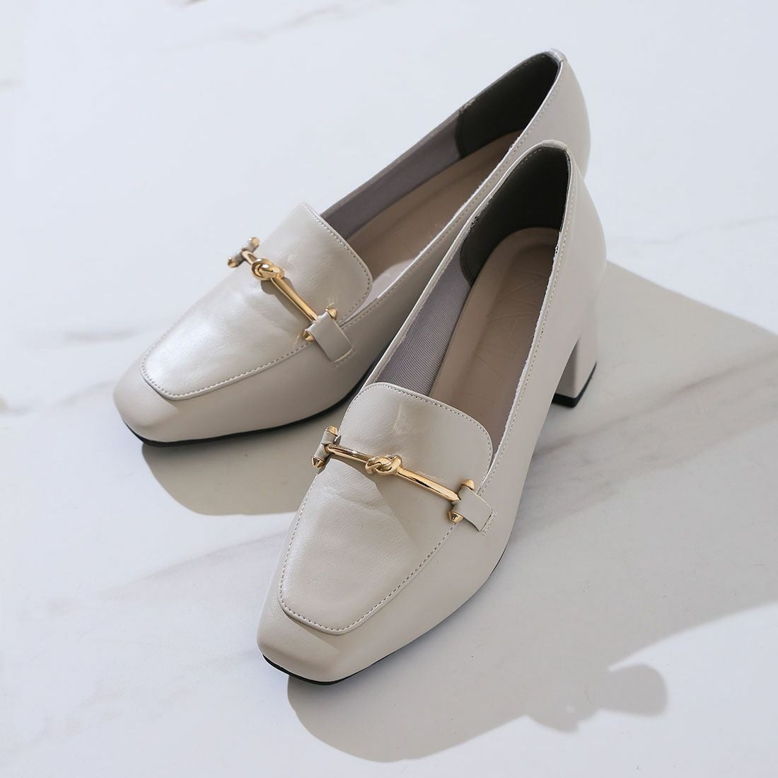 2026年春新色追加】スクエアトゥビット付きローファーパンプス ｜靴