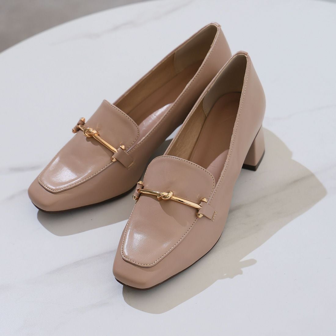 2026年春新色追加】スクエアトゥビット付きローファーパンプス ｜靴