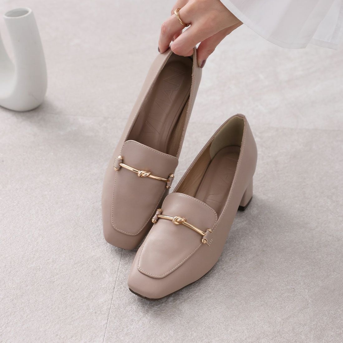 2026年春新色追加】スクエアトゥビット付きローファーパンプス ｜靴