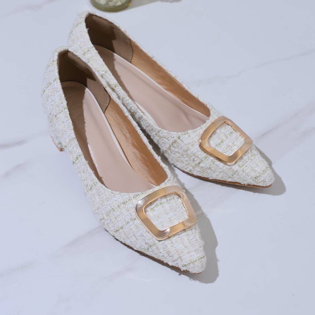 2026年春新色追加】ポインテッドトゥゴールドモチーフパンプス ｜靴