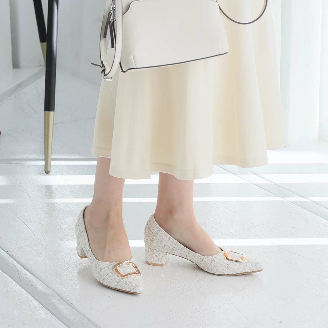 2026年春新色追加】ポインテッドトゥゴールドモチーフパンプス ｜靴