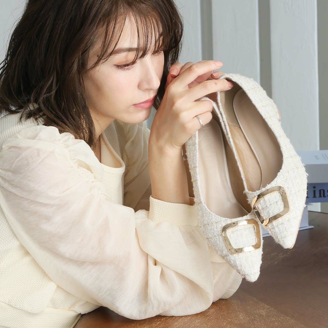 2026年春新色追加】ポインテッドトゥゴールドモチーフパンプス ｜靴