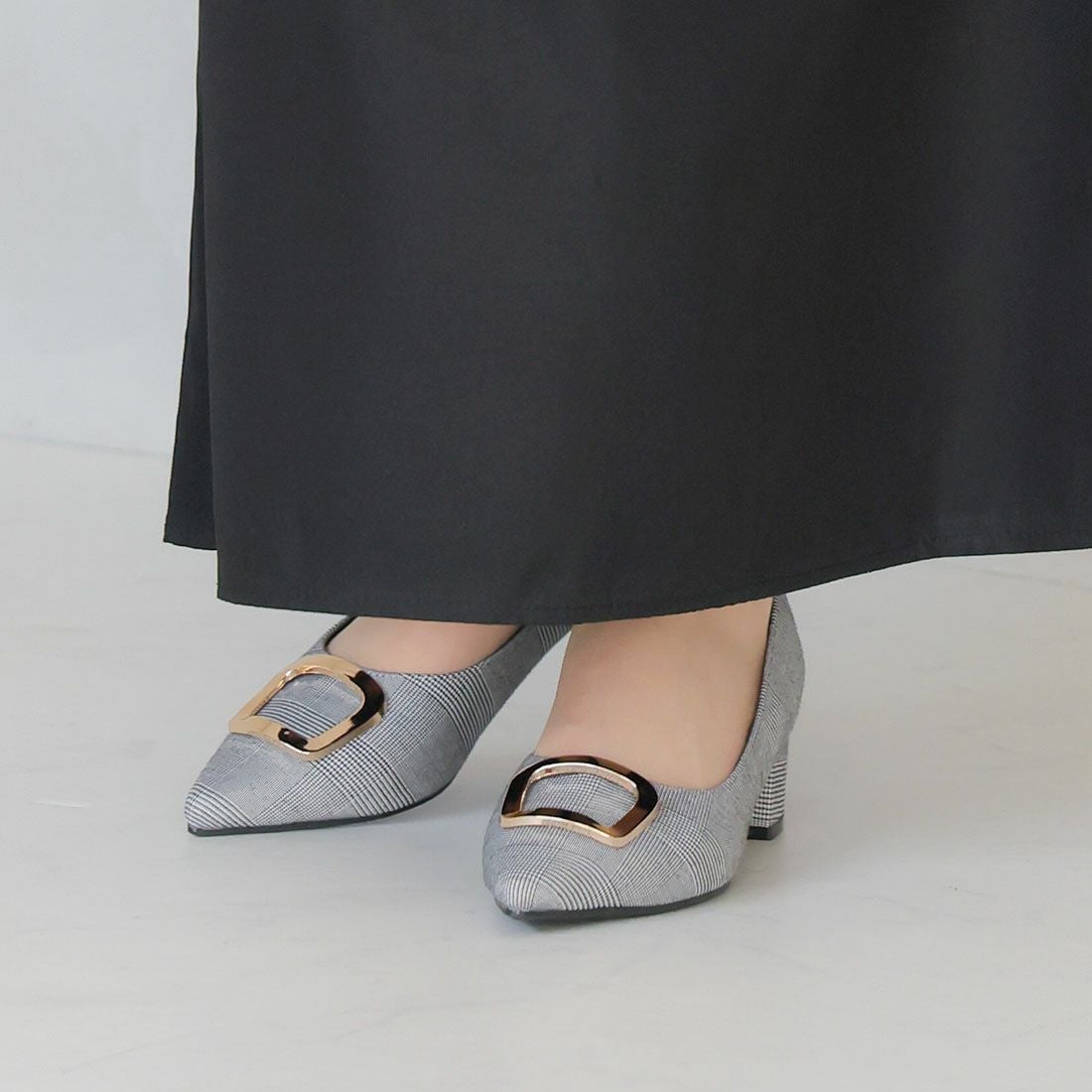 2026年春新色追加】ポインテッドトゥゴールドモチーフパンプス ｜靴