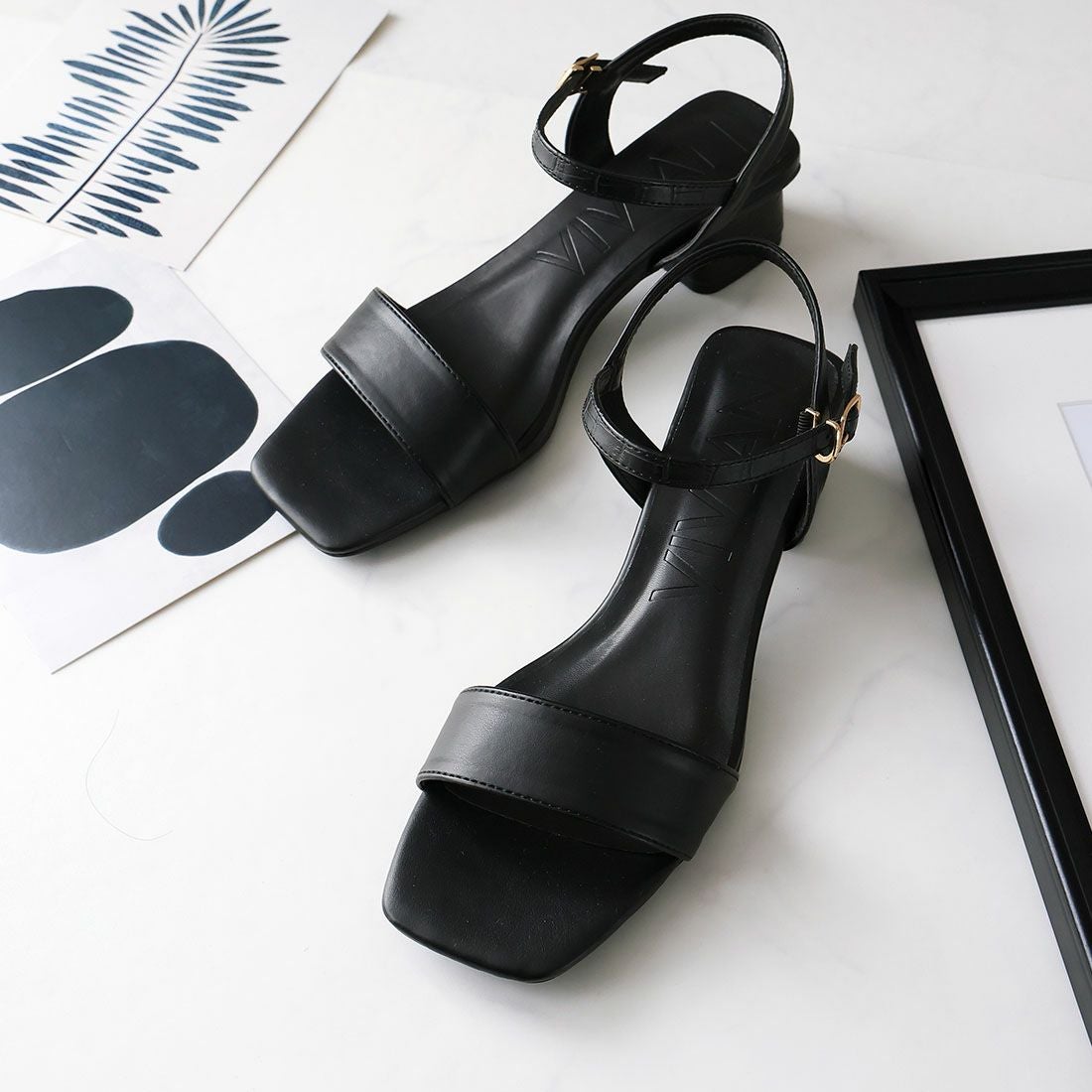 2026年夏新色】スクエアトゥ4cmヒールアンクルストラップサンダル ｜靴