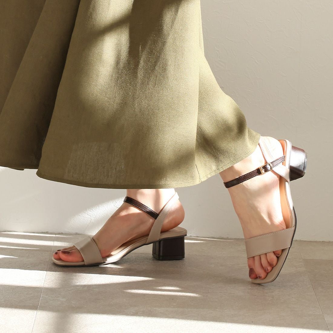 2026年夏新色】スクエアトゥ4cmヒールアンクルストラップサンダル ｜靴