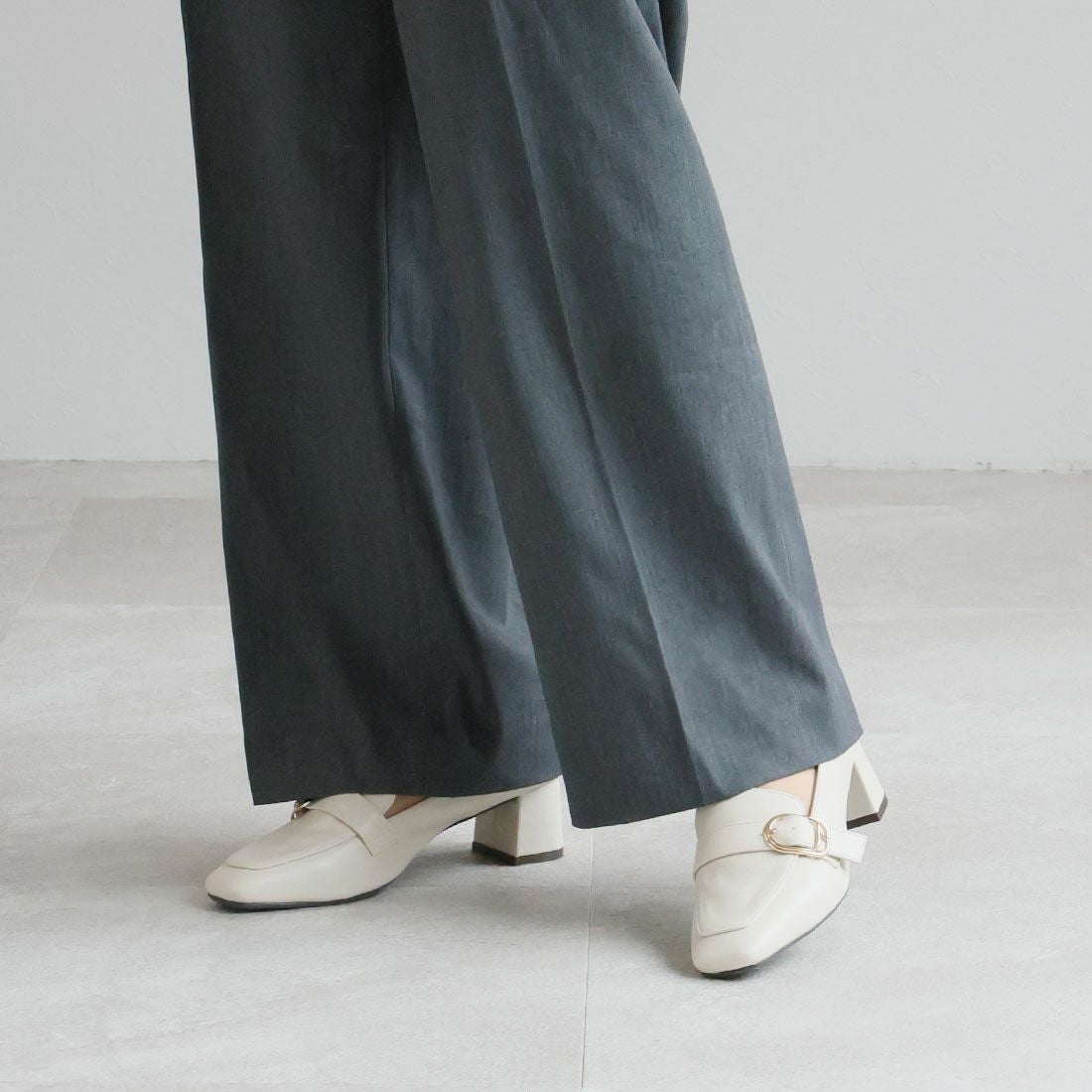 スクエアトゥバックルベルトローファーパンプス ｜靴・レディース