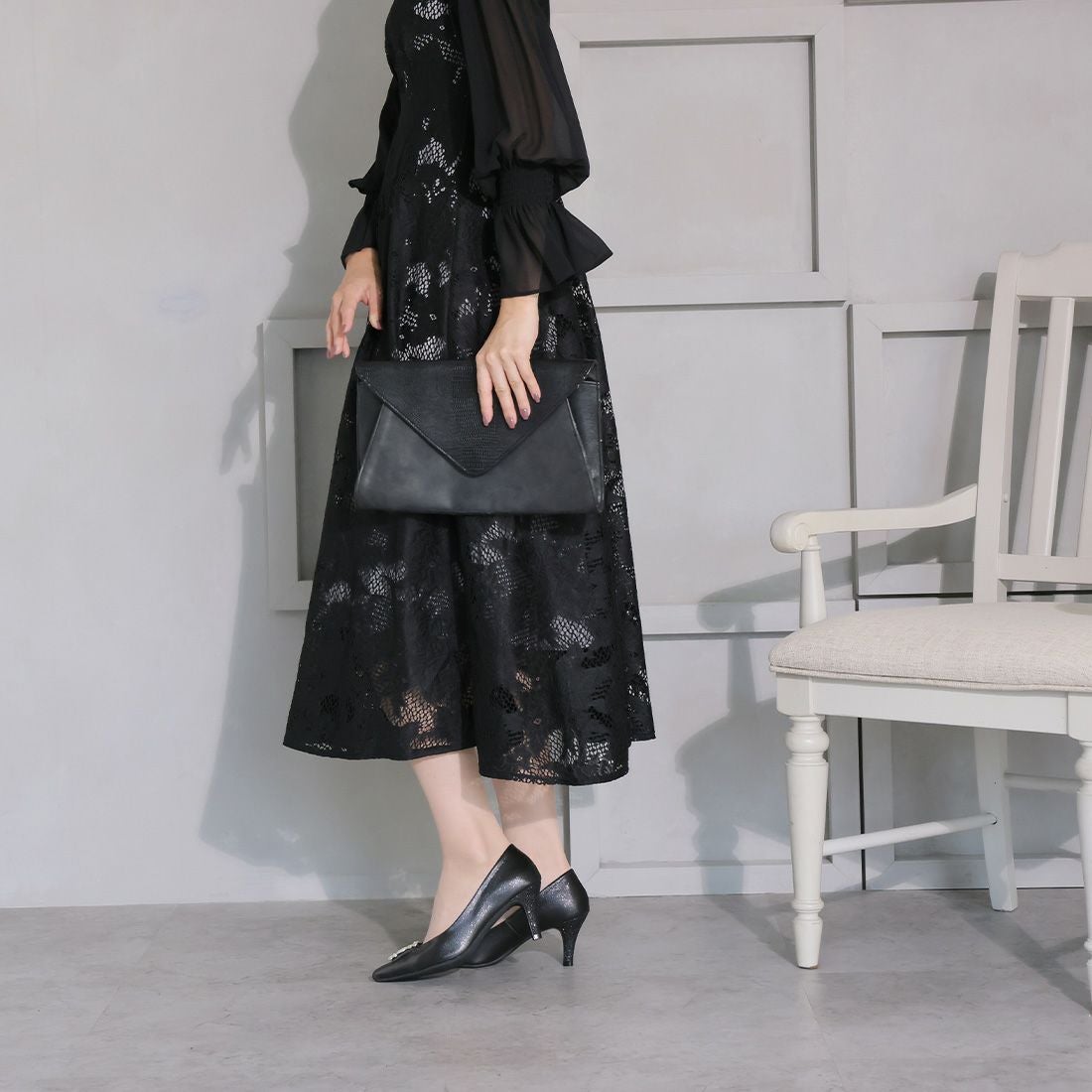 ポインテッドトゥビジューバックルパンプス ｜靴・レディースシューズ