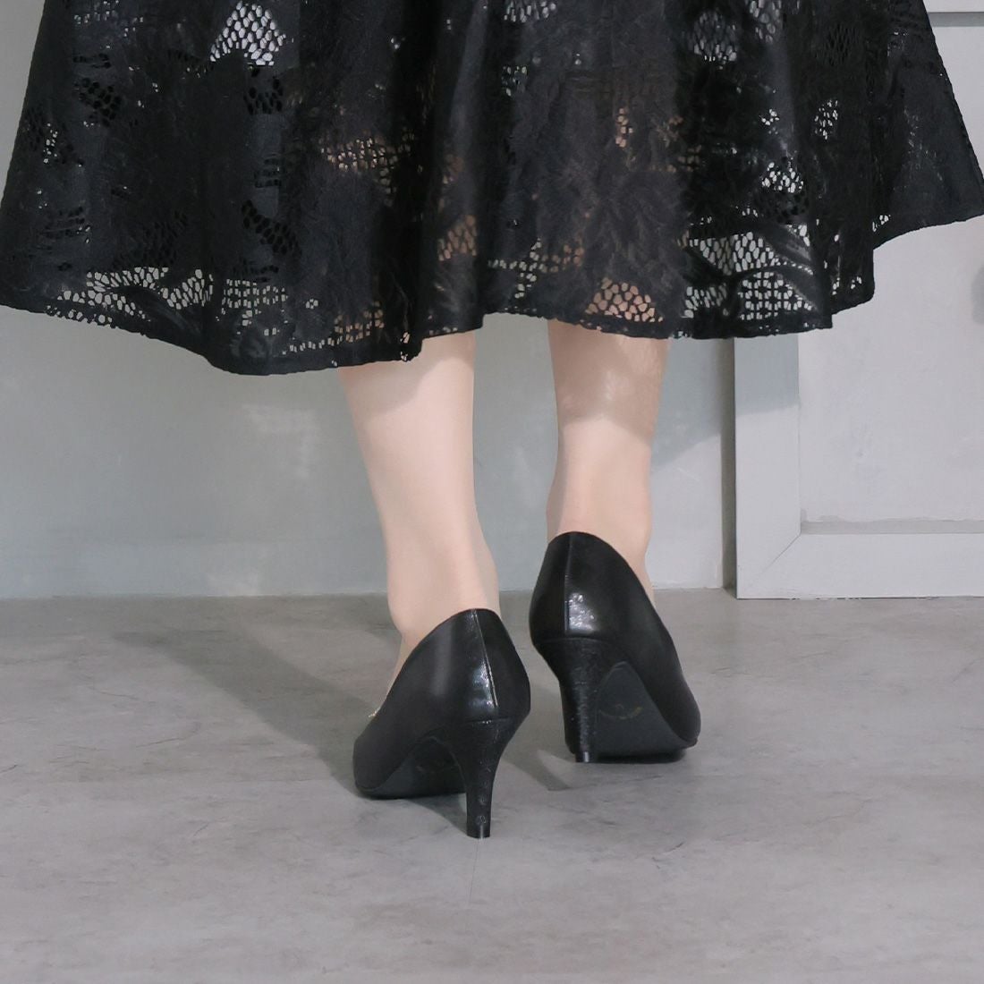 ポインテッドトゥビジューバックルパンプス ｜靴・レディースシューズ