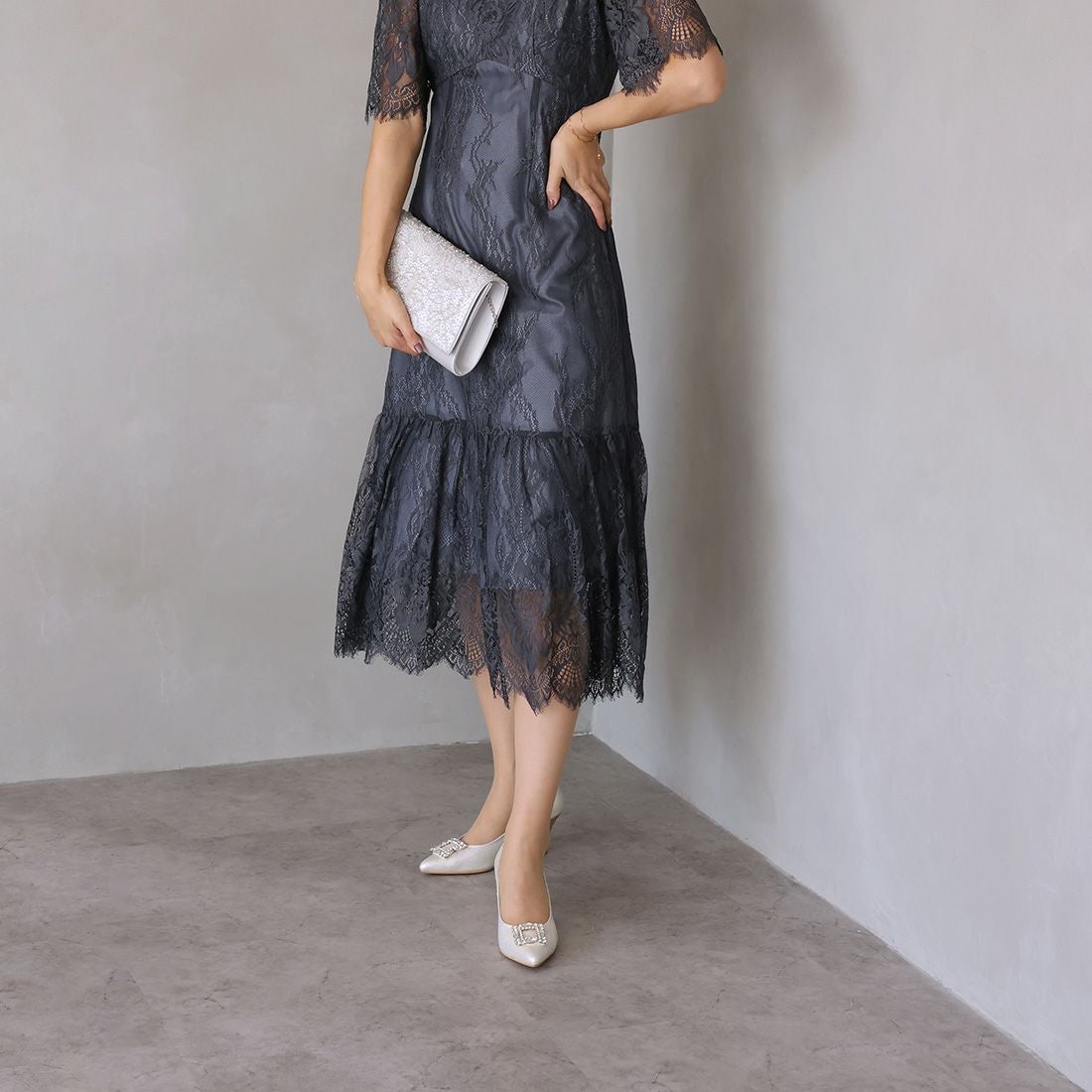 ポインテッドトゥビジューバックルパンプス ｜靴・レディースシューズ