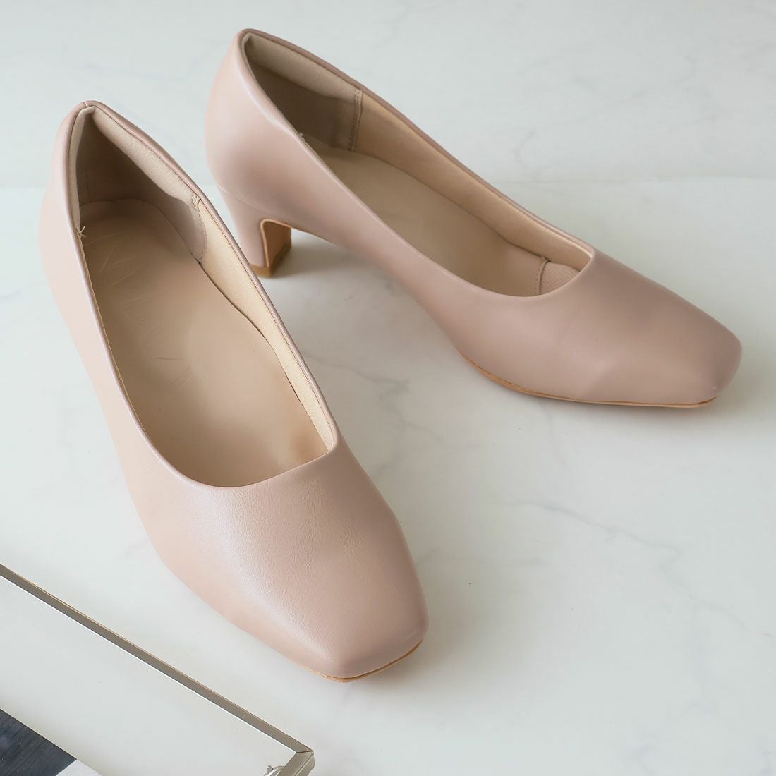 履き心地やみつき感激】スクエアトゥ5cmプレートヒール感激パンプス