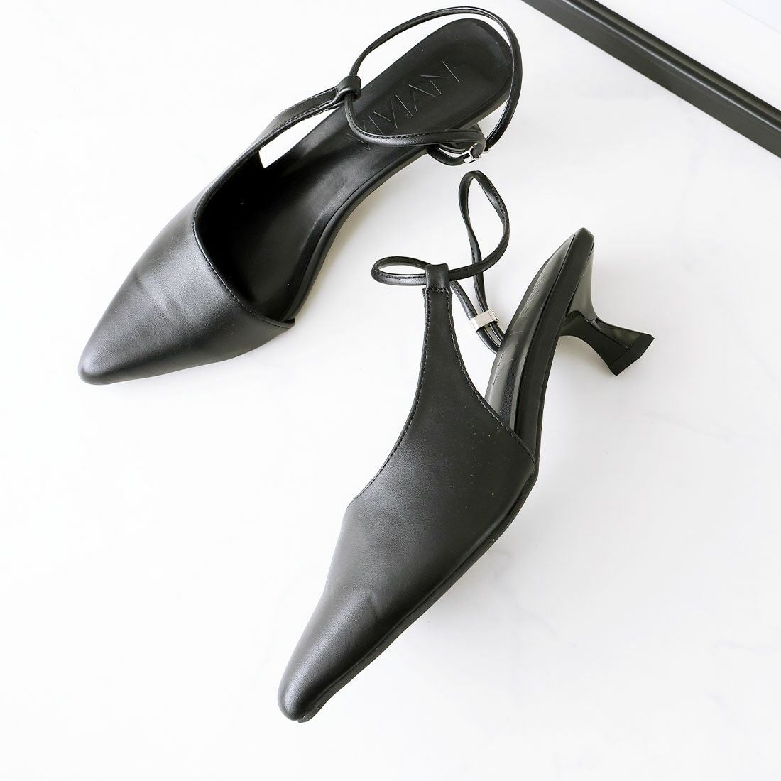 ポインテッドトゥアシメデザインストラップパンプス ｜靴・レディース