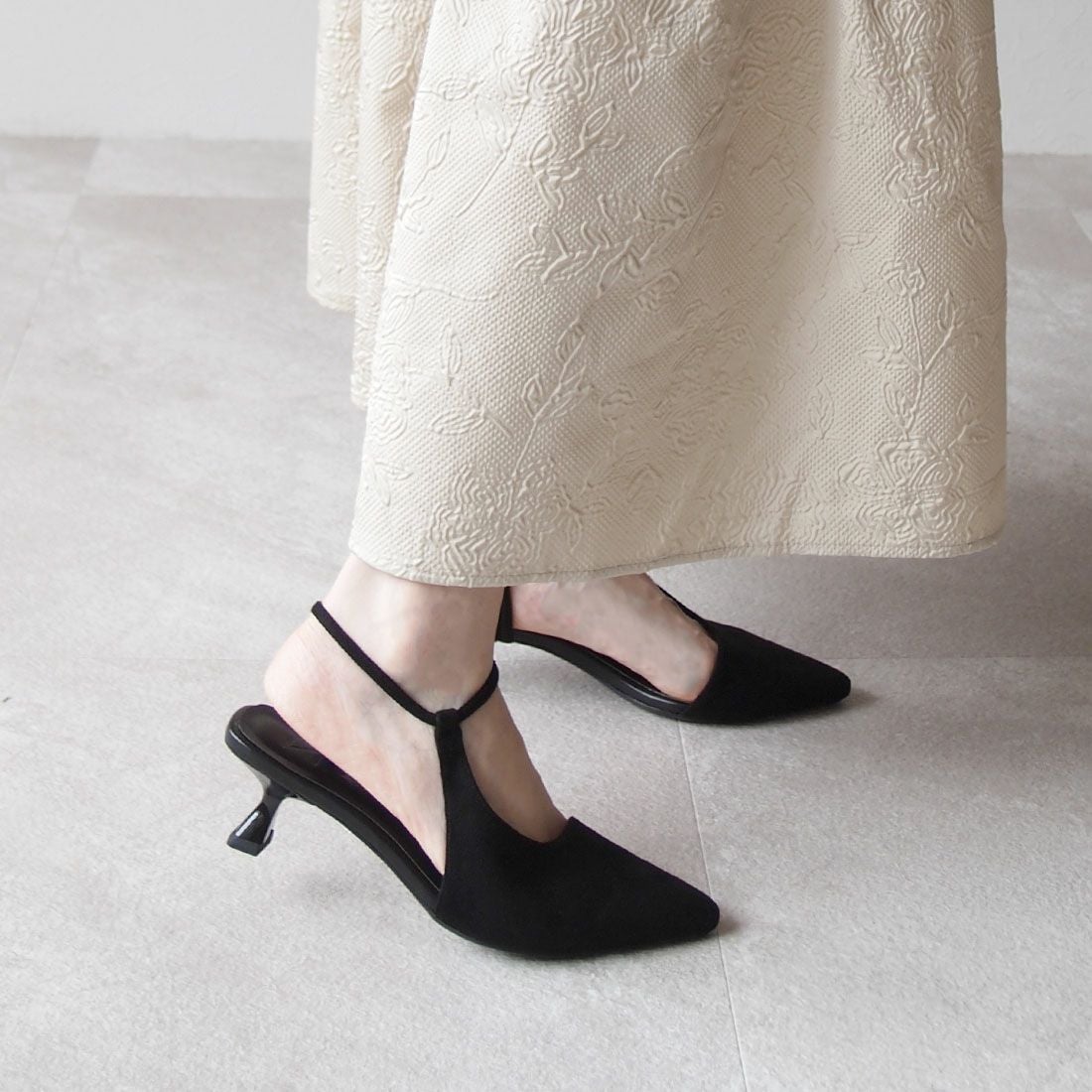 ポインテッドトゥアシメデザインストラップパンプス ｜靴・レディース