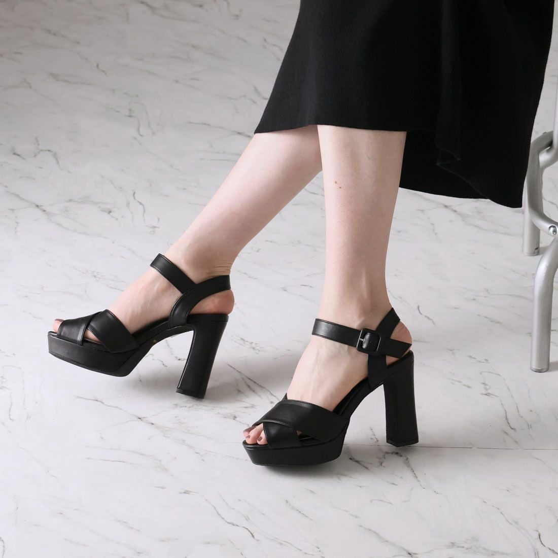 公式ストア/ZOZO限定】厚底プラットフォームクロスバンドストラップ