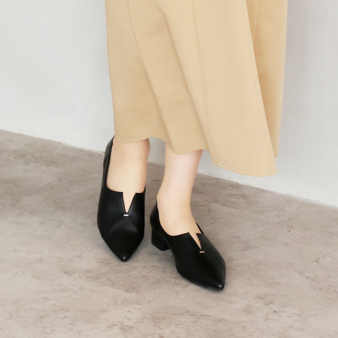2026年春再販】ポインテッドトゥスリットデザインパンプス ｜靴