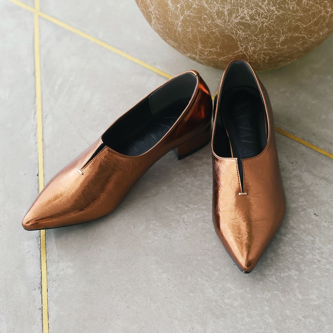 2026年春再販】ポインテッドトゥスリットデザインパンプス ｜靴