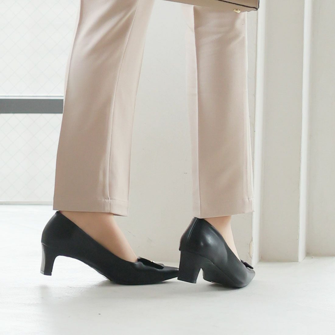 スクエアトゥゴールドパーツプレートヒールパンプス ｜靴・レディース