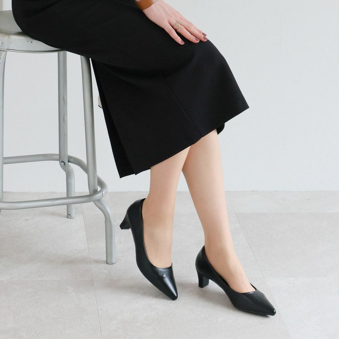 履き心地やみつき感激】ポインテッドトゥ5cmプレートヒール感激