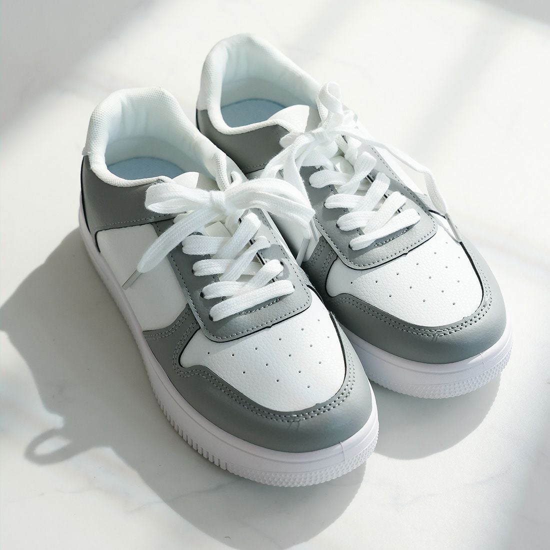 2026年春再販】【メンズレディース】ローテクレースアップスニーカー