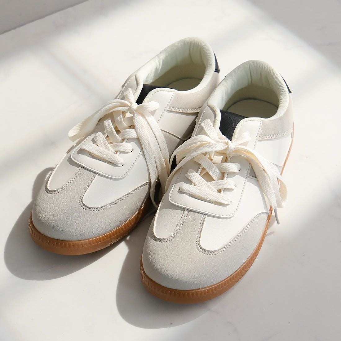 0328-244 スニーカー アディダス×カワサキのコラボスニーカーが2タイプ登場！「ZX」の縁から
