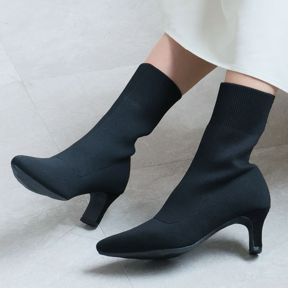 ポインテッドトゥプレートヒールニットショートブーツ ｜靴