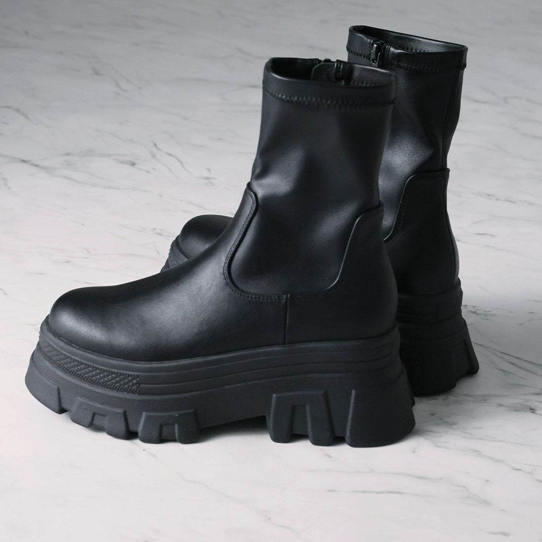 厚底トラックソールストレッチショートブーツ ｜靴・レディース