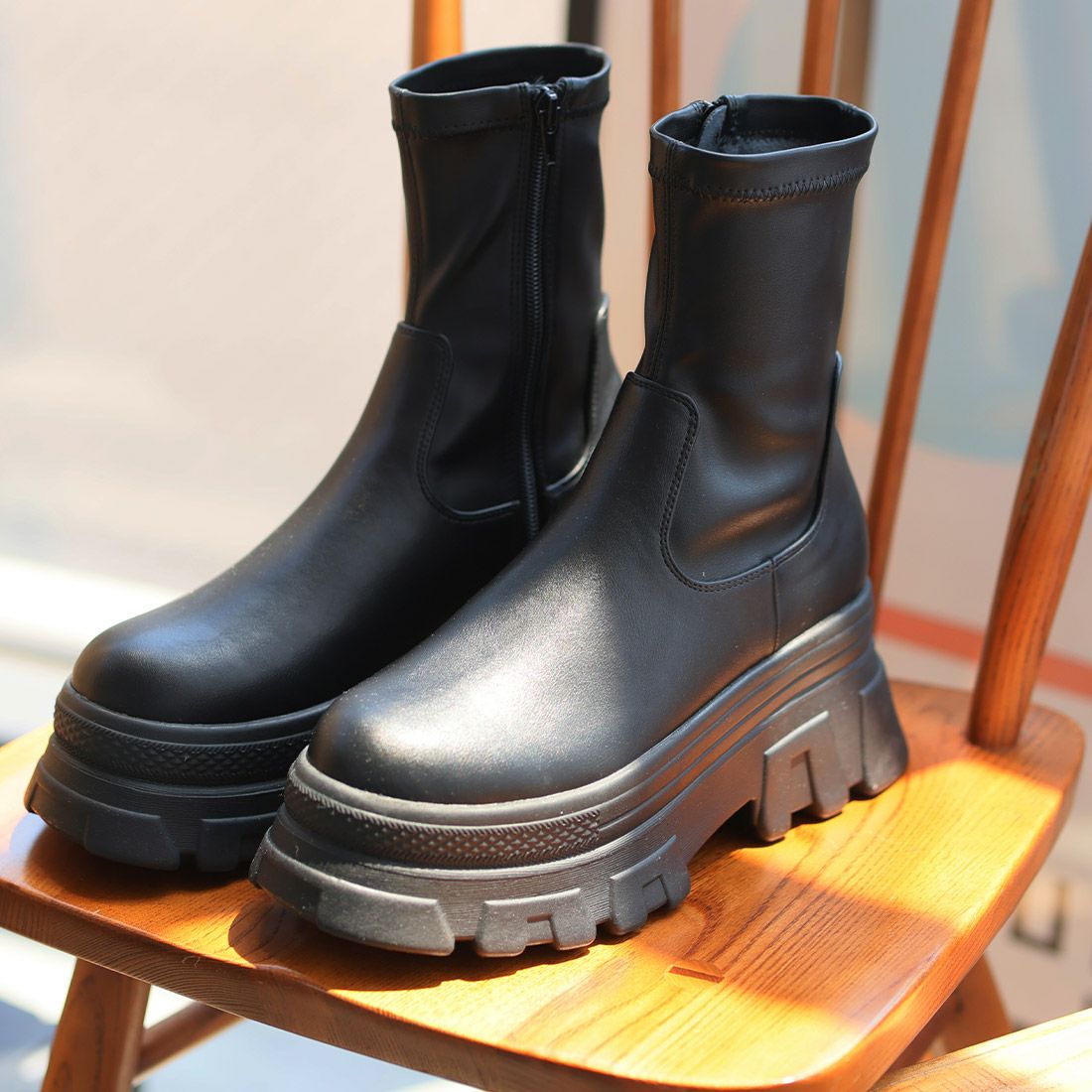 厚底トラックソールストレッチショートブーツ ｜靴・レディース