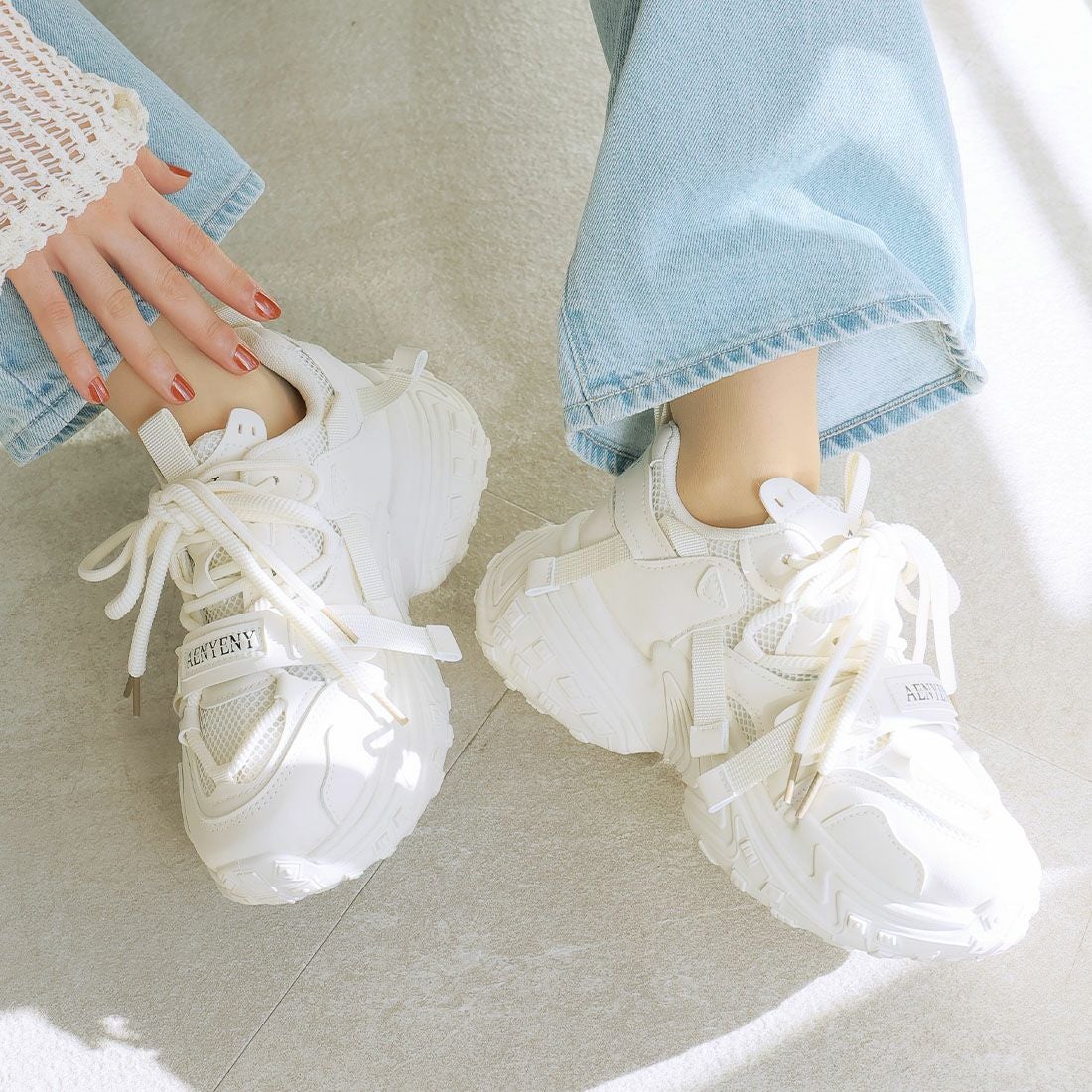 厚底ベルトハイテクレースアップスニーカー ｜靴・レディースシューズ