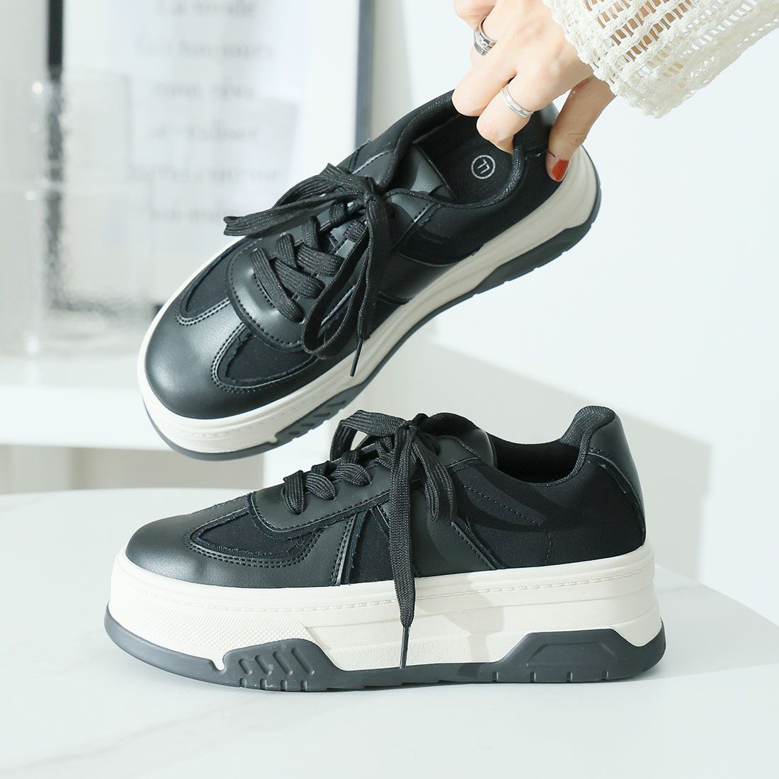 厚底Tトゥデザインコンビカラーレースアップスニーカー ｜靴