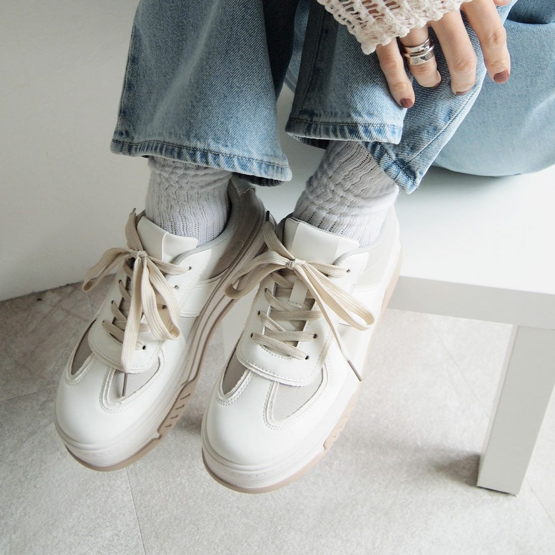 厚底Tトゥデザインコンビカラーレースアップスニーカー ｜靴