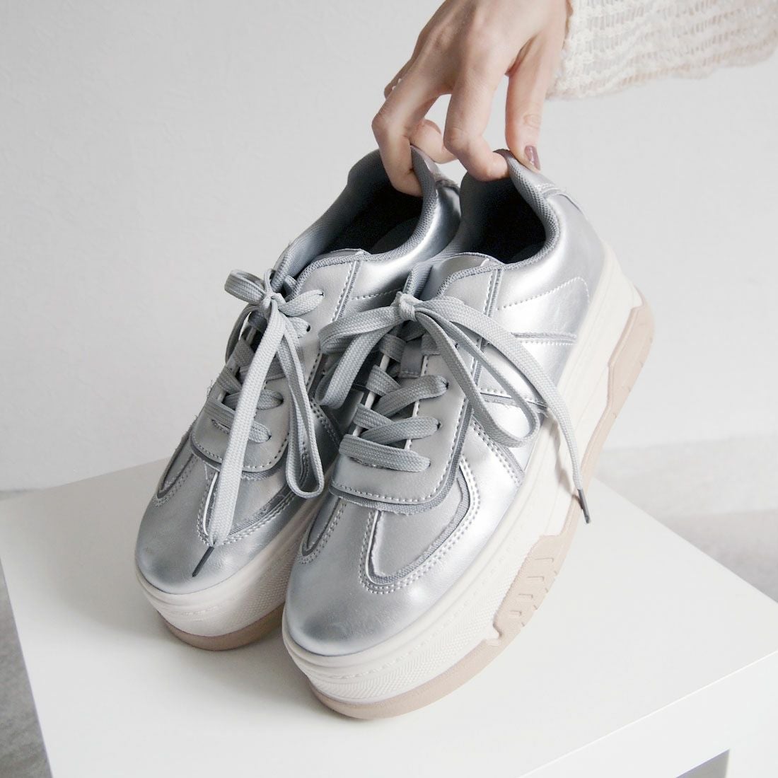 厚底Tトゥデザインコンビカラーレースアップスニーカー ｜靴